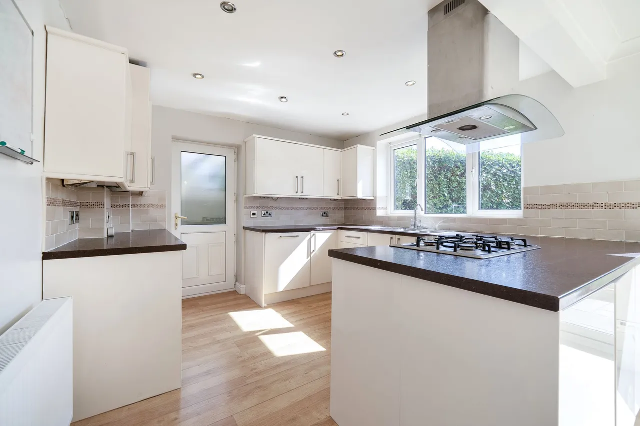 Fieldhead Road, Wilmslow, photo 10