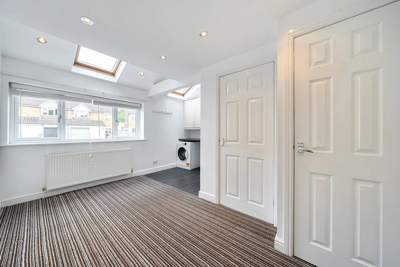 Fieldhead Road, Wilmslow, photo 4