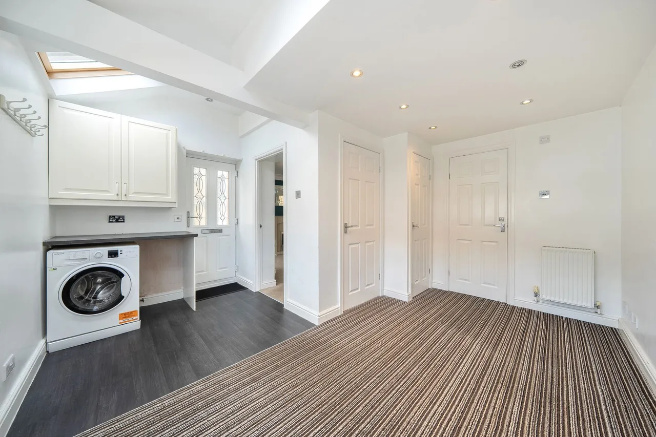 Fieldhead Road, Wilmslow, photo 5