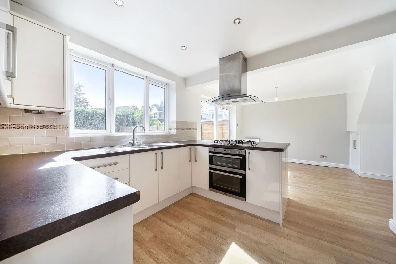 Fieldhead Road, Wilmslow, photo 2