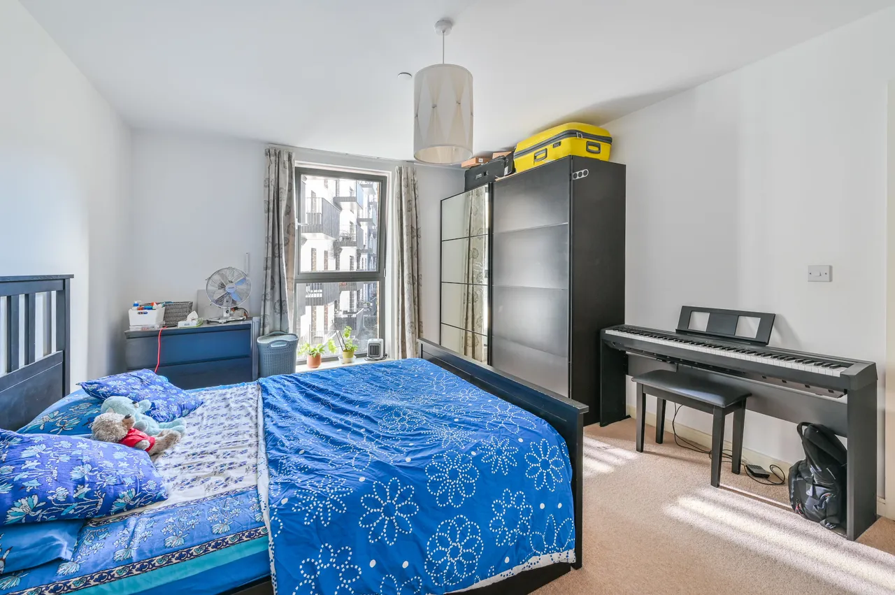 22 Kingfisher Heights, 2 Bramwell Way, London, photo 6