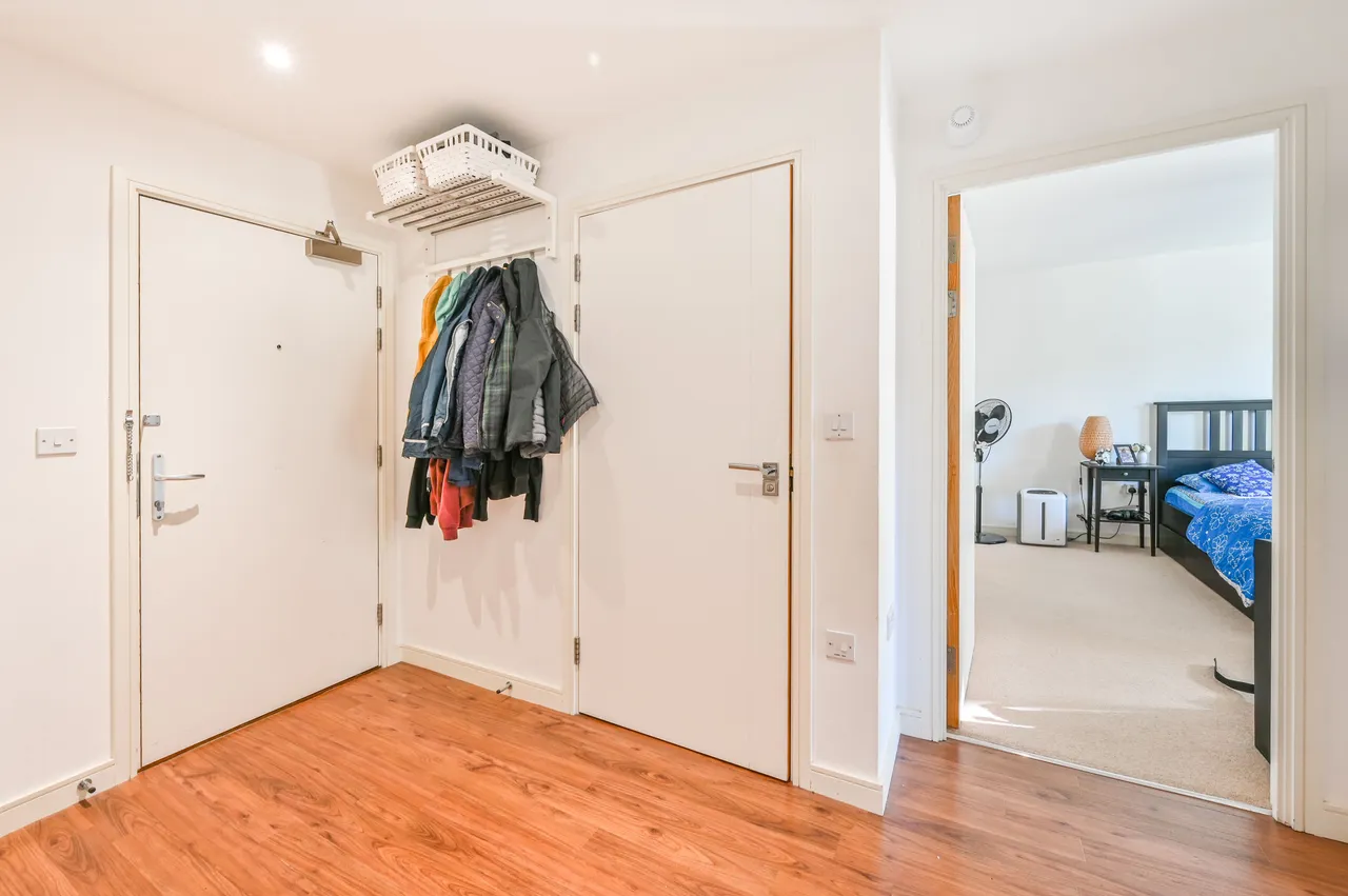 22 Kingfisher Heights, 2 Bramwell Way, London, photo 9