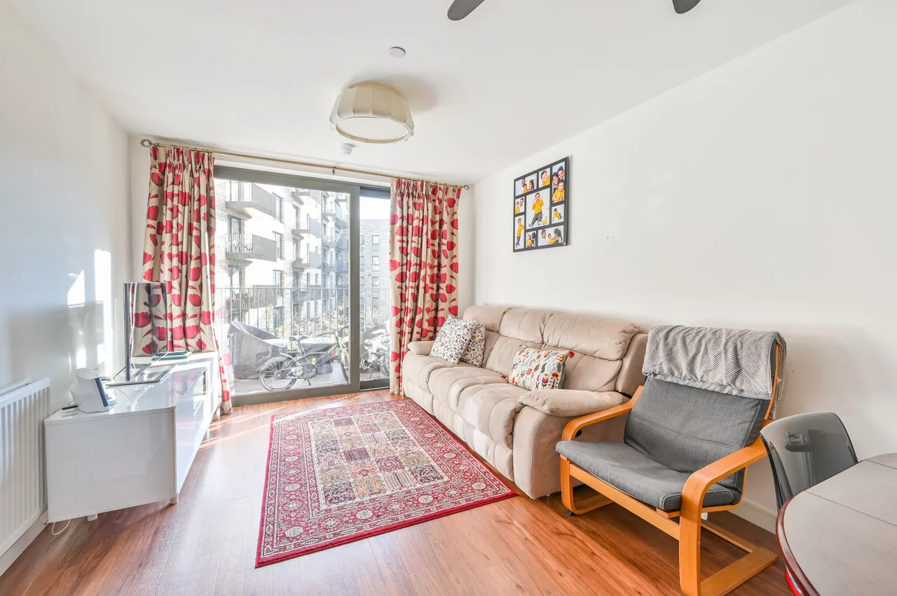 22 Kingfisher Heights, 2 Bramwell Way, London, photo 2