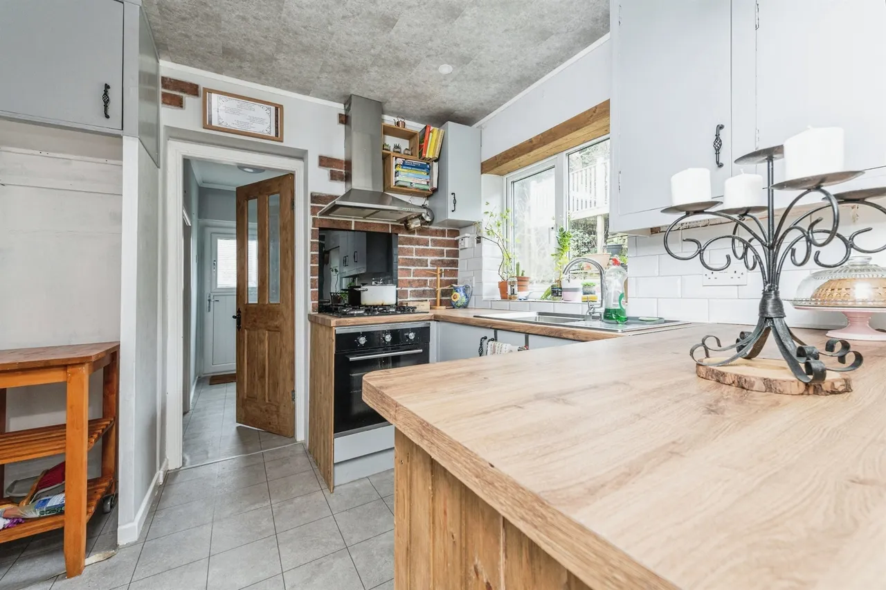 Greenside Crescent, Huddersfield, HD5, photo 4