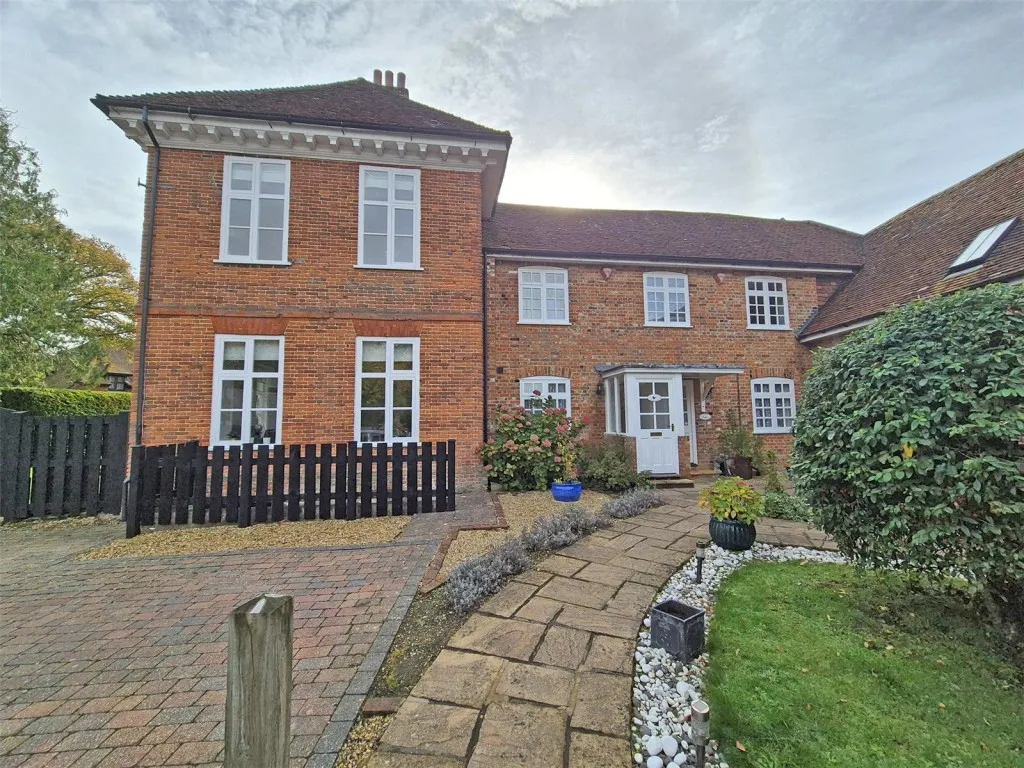 2 bed flat for sale, New Milton, Hampshire
