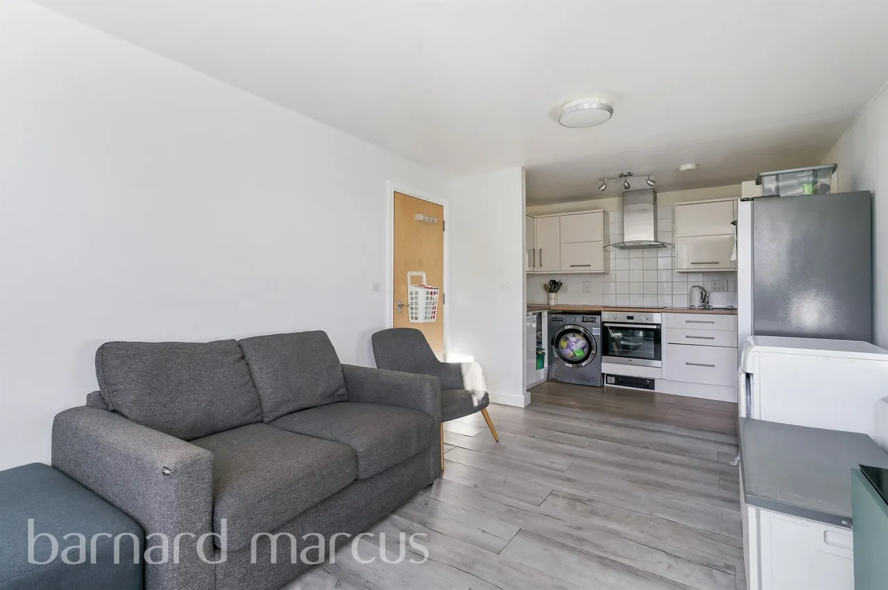 Tilley Road, Feltham, photo 3
