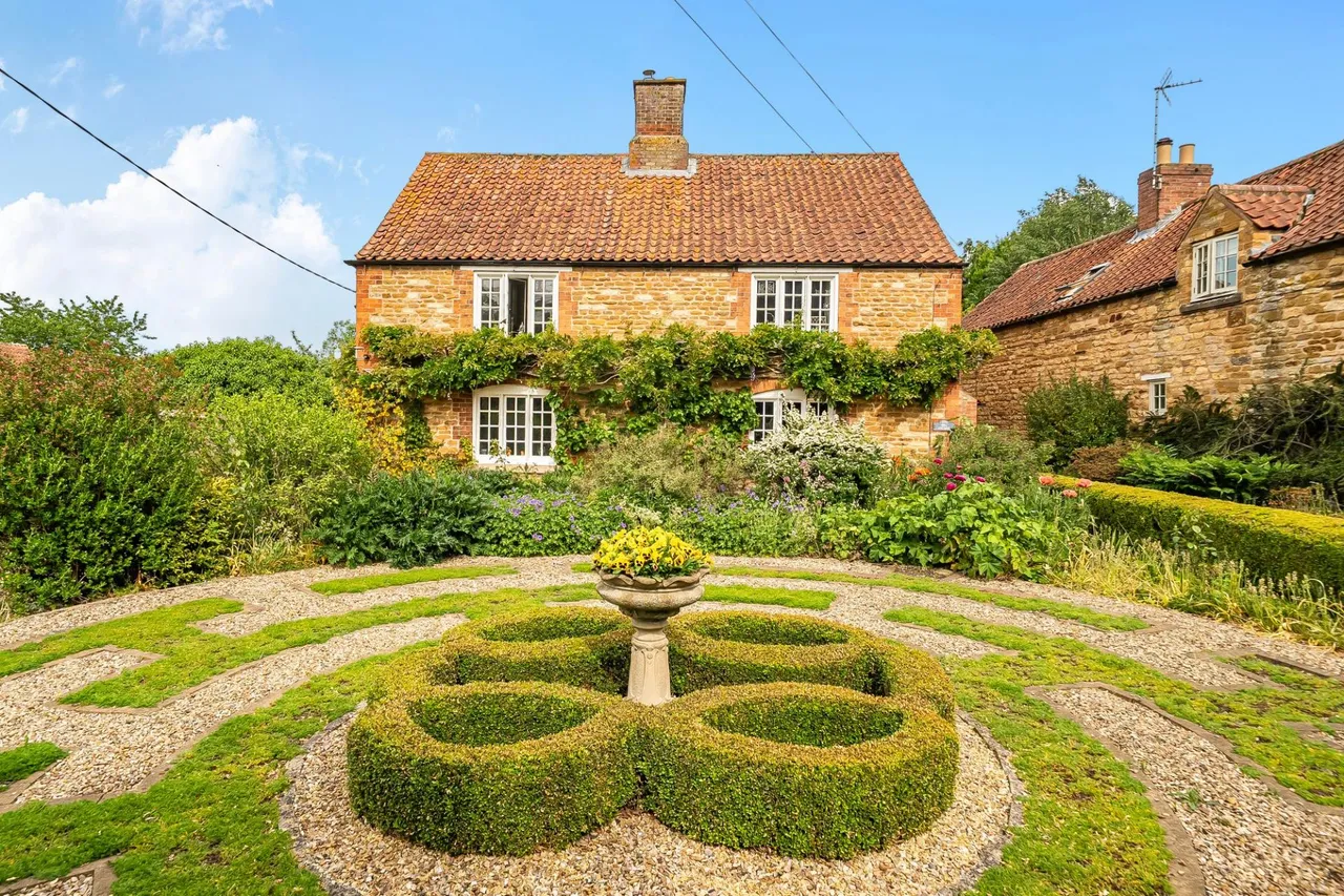 4 bed house for sale, Park Lane, Denton, NG32
