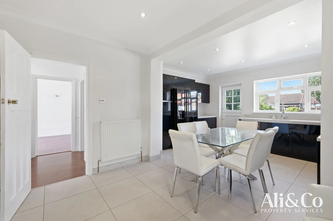 Wood View, Grays, Essex, RM16 2WJ, photo 5