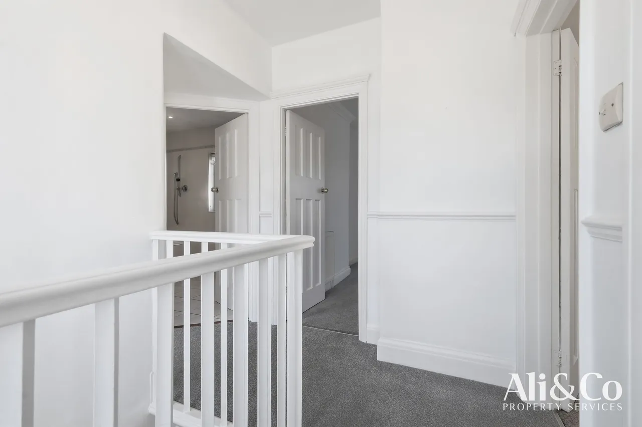 Wood View, Grays, Essex, RM16 2WJ, photo 17