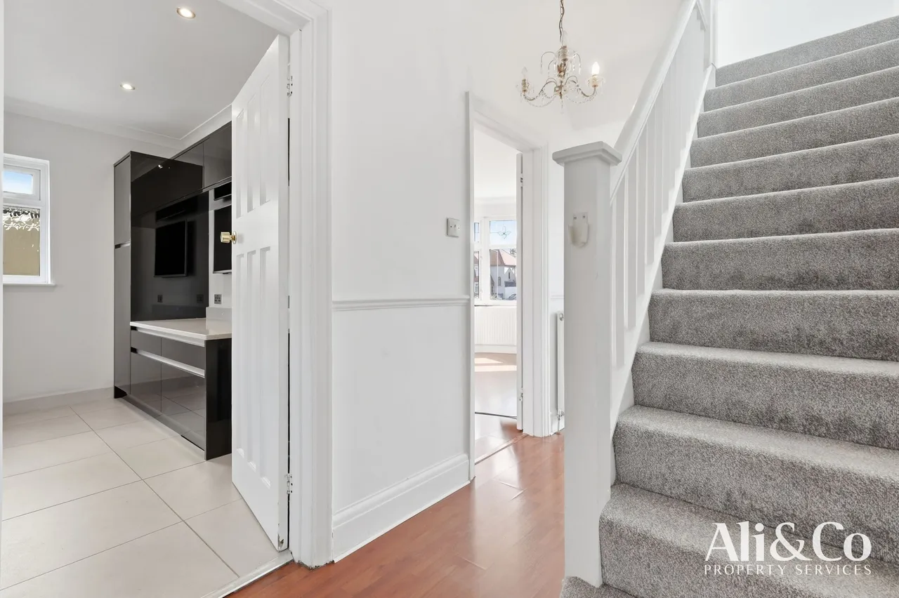 Wood View, Grays, Essex, RM16 2WJ, photo 6