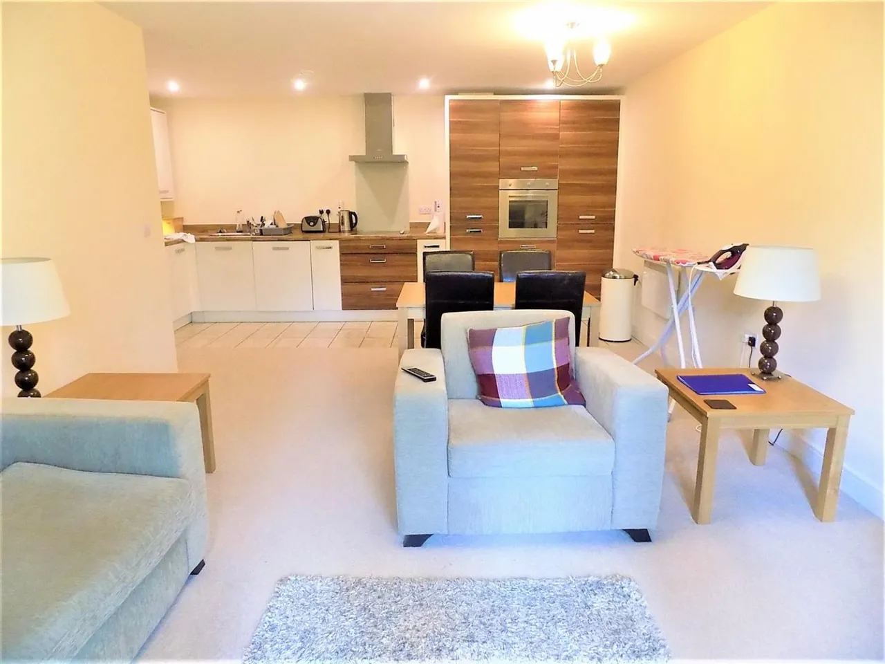 Wallis Square, Farnborough, GU14, photo 4