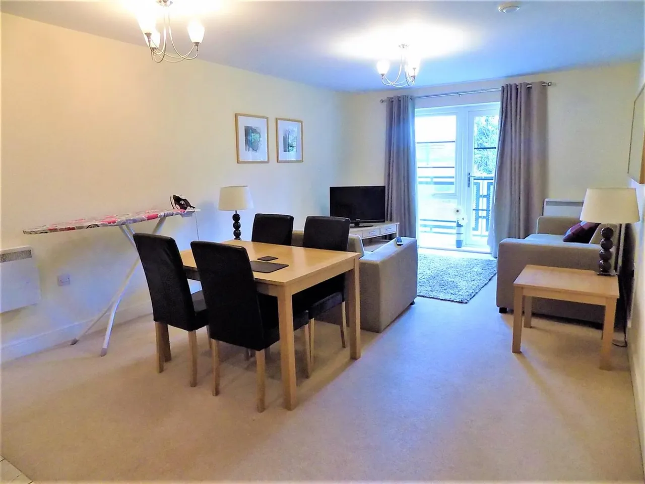 Wallis Square, Farnborough, GU14, photo 5