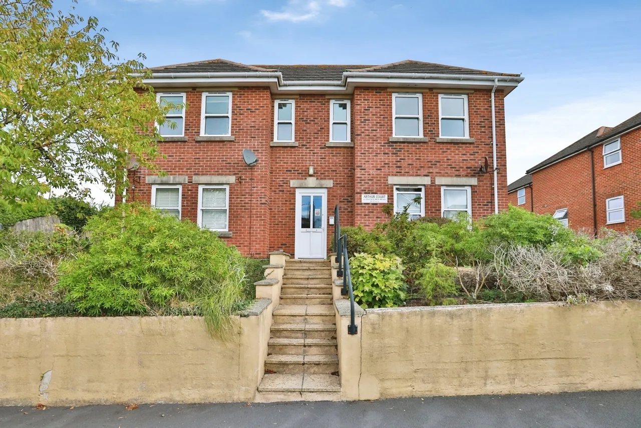 2 bed flat for sale, Fitzmaurice Road, Christchurch, BH23