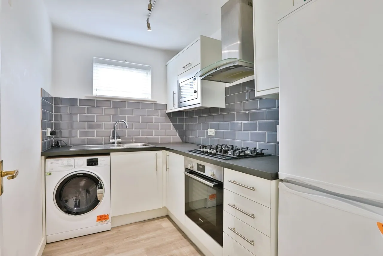 Fitzmaurice Road, Christchurch, BH23, photo 2