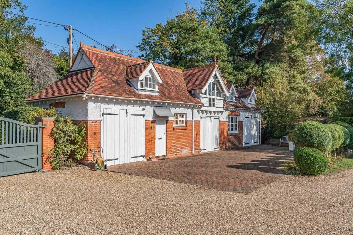 Colliers Lane, Peppard Common, RG9, photo 22