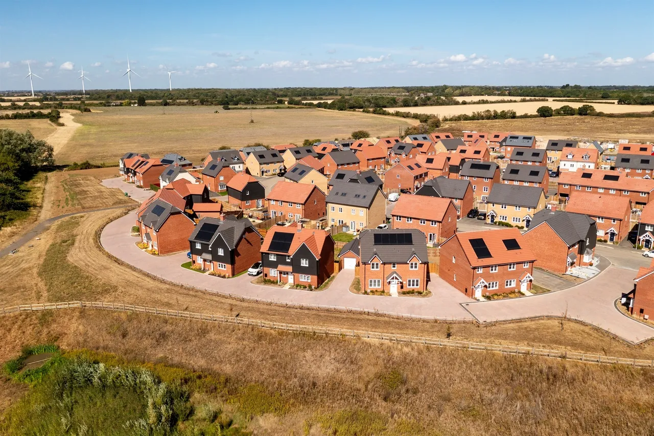 Meadow Gardens, Hartley Brook Road, Clacton-On-Sea, photo 10