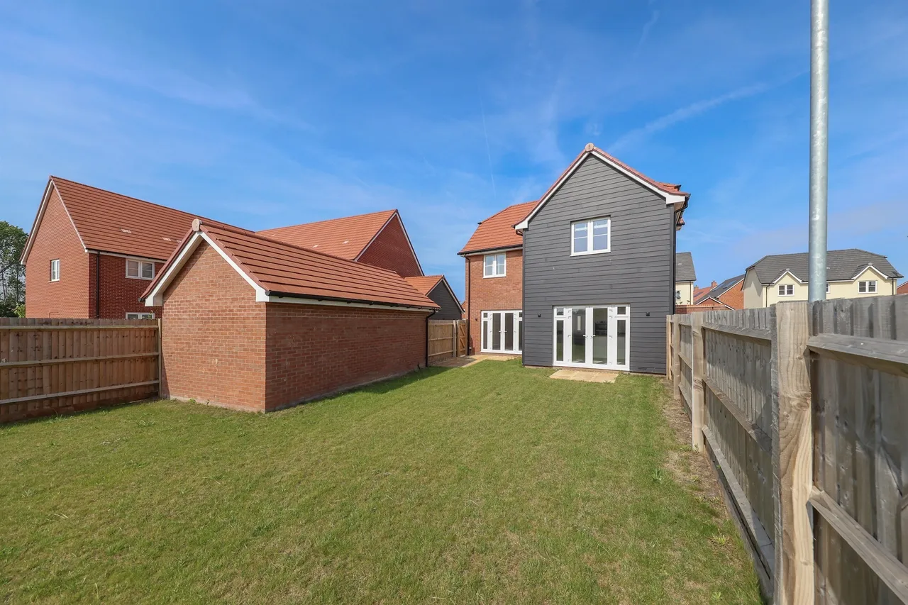Meadow Gardens, Hartley Brook Road, Clacton-On-Sea, photo 4
