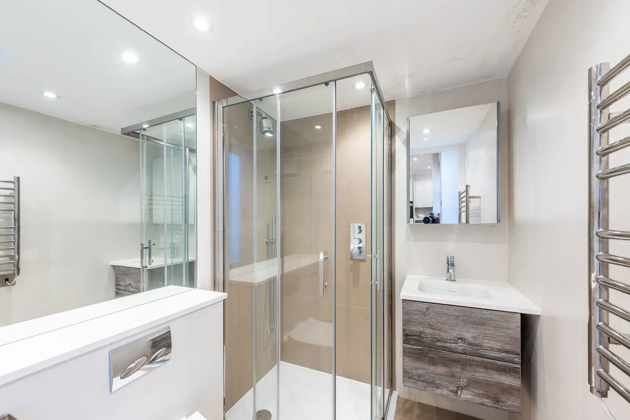 Flat 3, 39 Rosary Gardens, London, photo 5