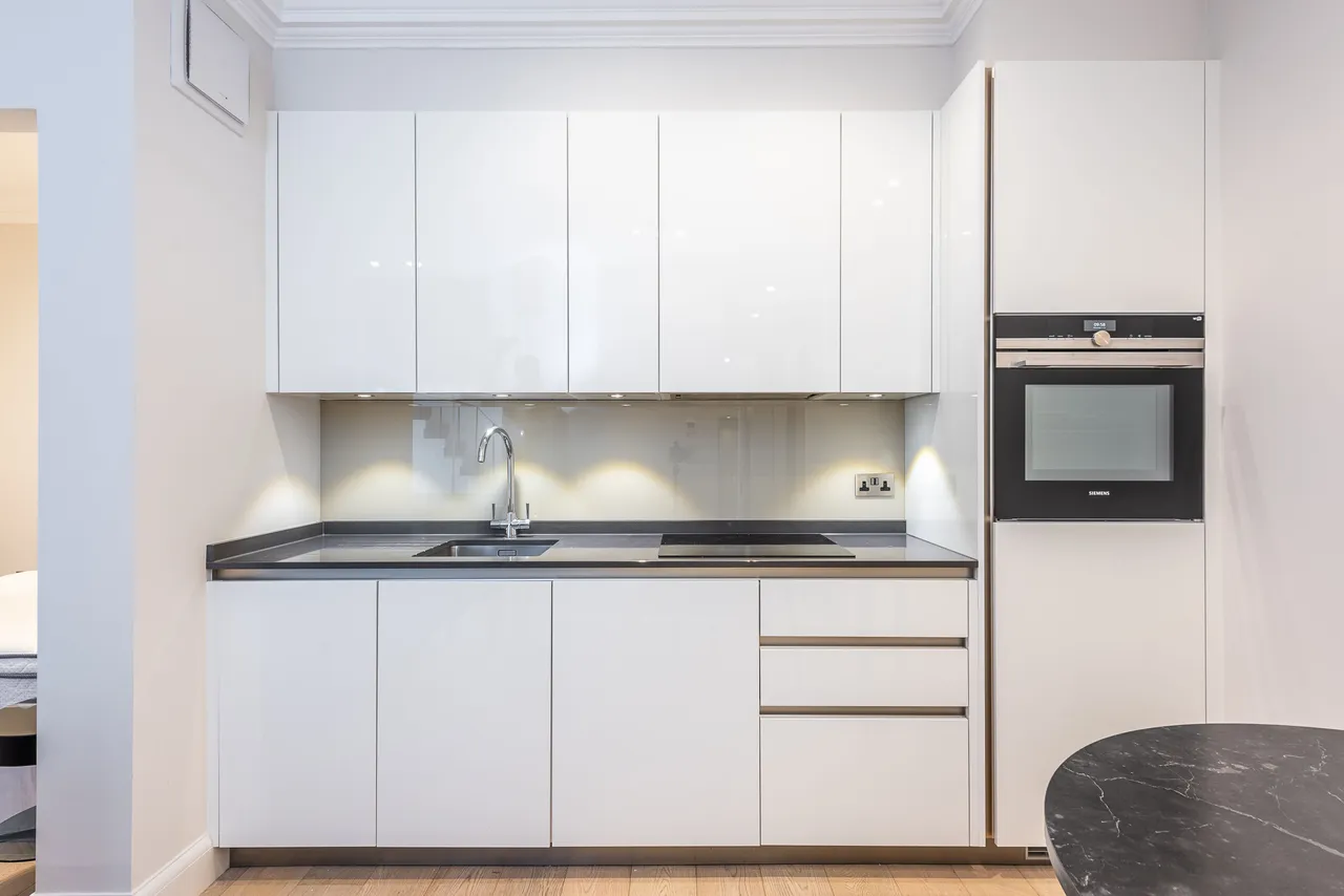 Flat 3, 39 Rosary Gardens, London, photo 4
