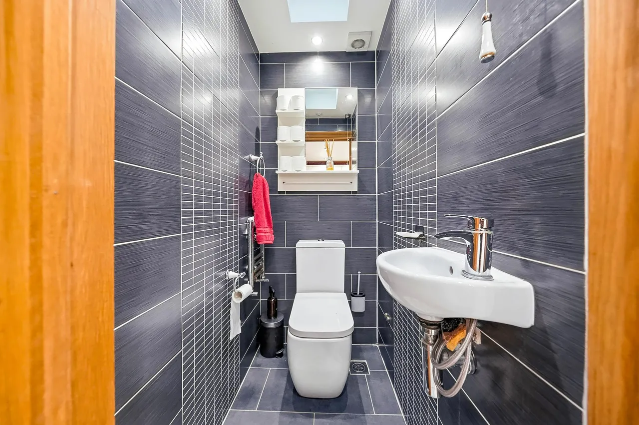 Rosedale Road, London, E7, photo 18