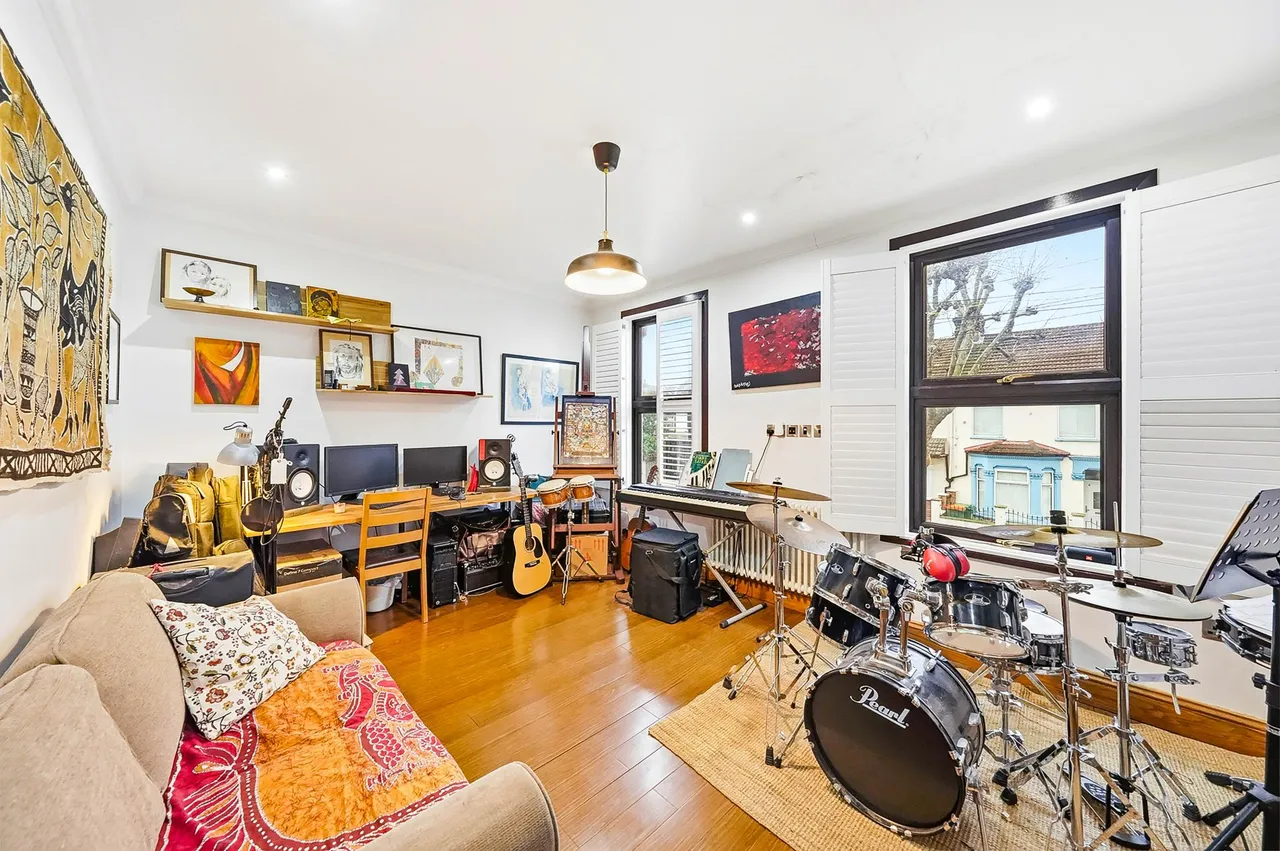 Rosedale Road, London, E7, photo 10