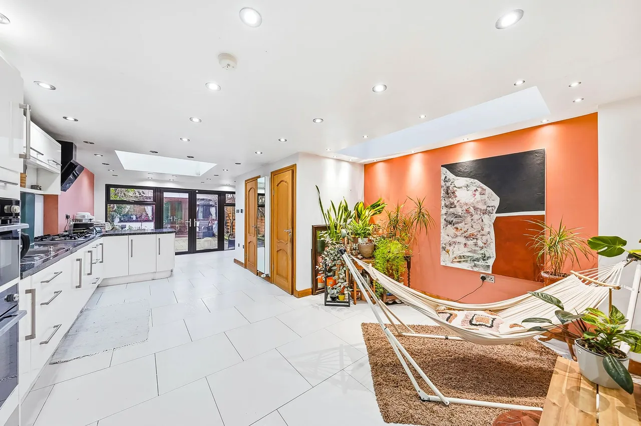 Rosedale Road, London, E7, photo 2