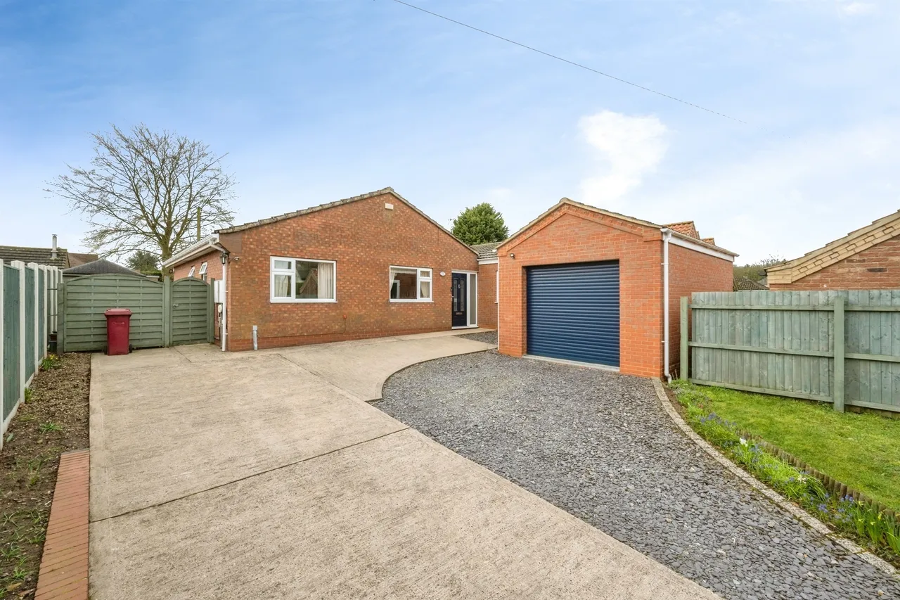 4 bed house for sale — High Street, Broughton, Brigg