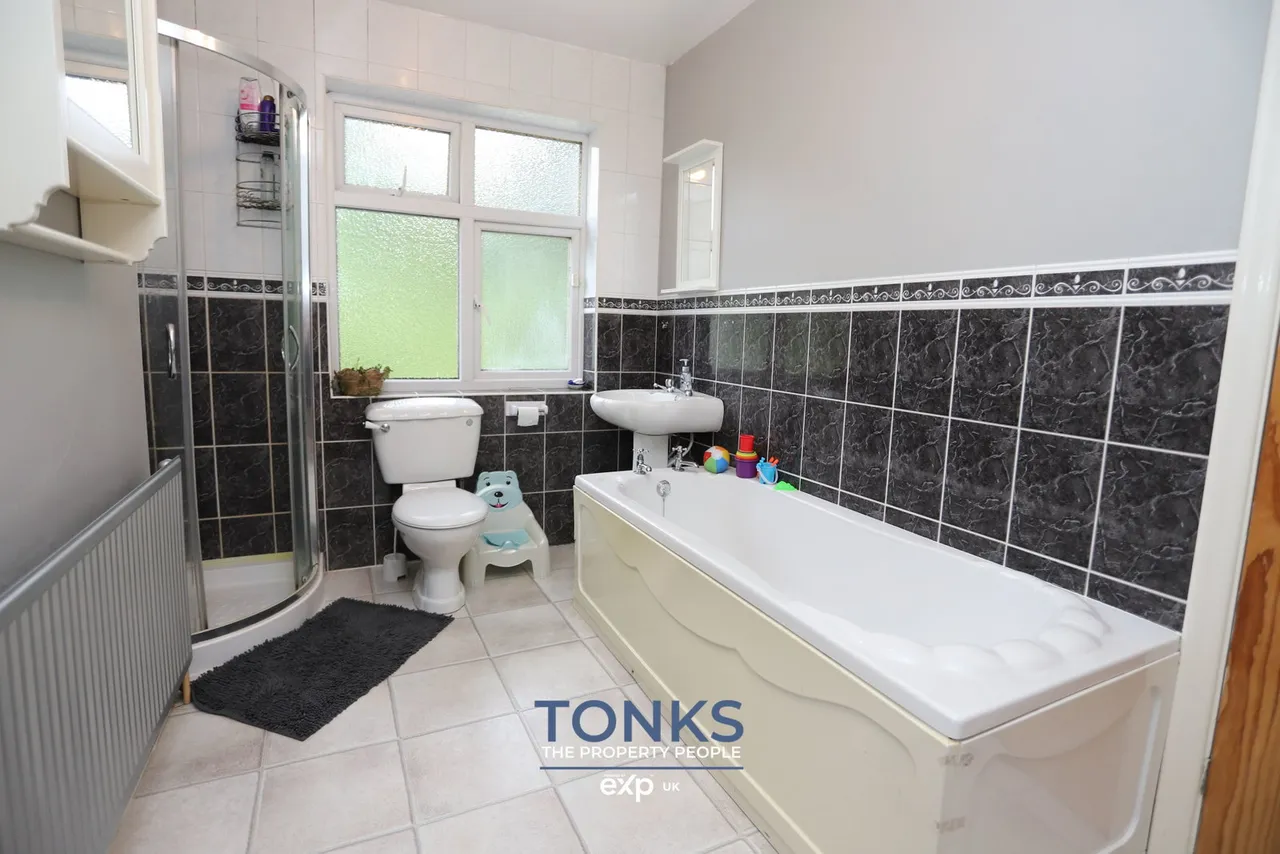 Beauty Bank, Cradley Heath, B64, photo 18