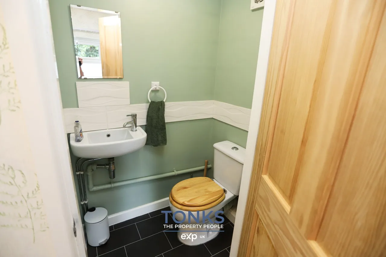 Beauty Bank, Cradley Heath, B64, photo 9