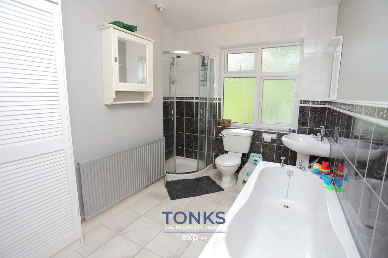 Beauty Bank, Cradley Heath, B64, photo 17