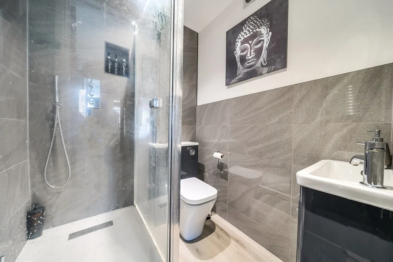 Shuttle Close, DA15, photo 12