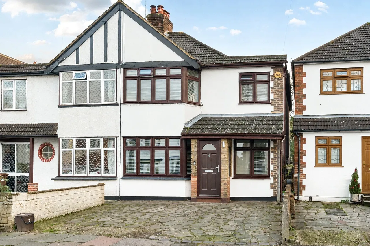 4 bed house for sale — Shuttle Close, DA15