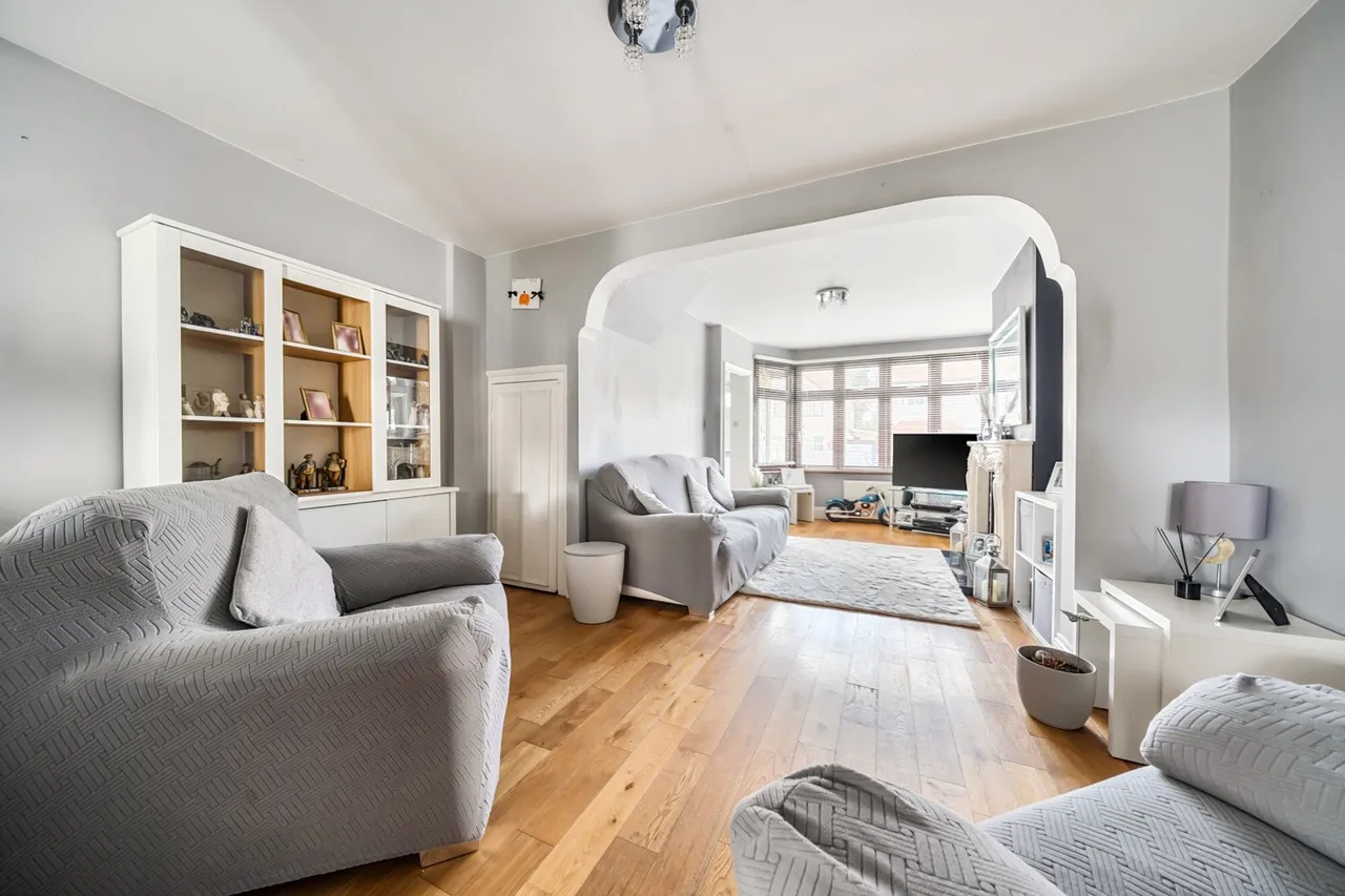 Shuttle Close, DA15, photo 5