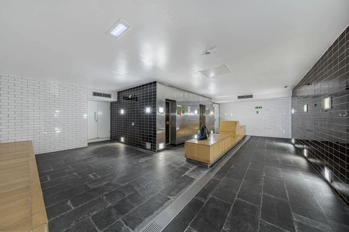 Chadwell Lane, London, N8, photo 16