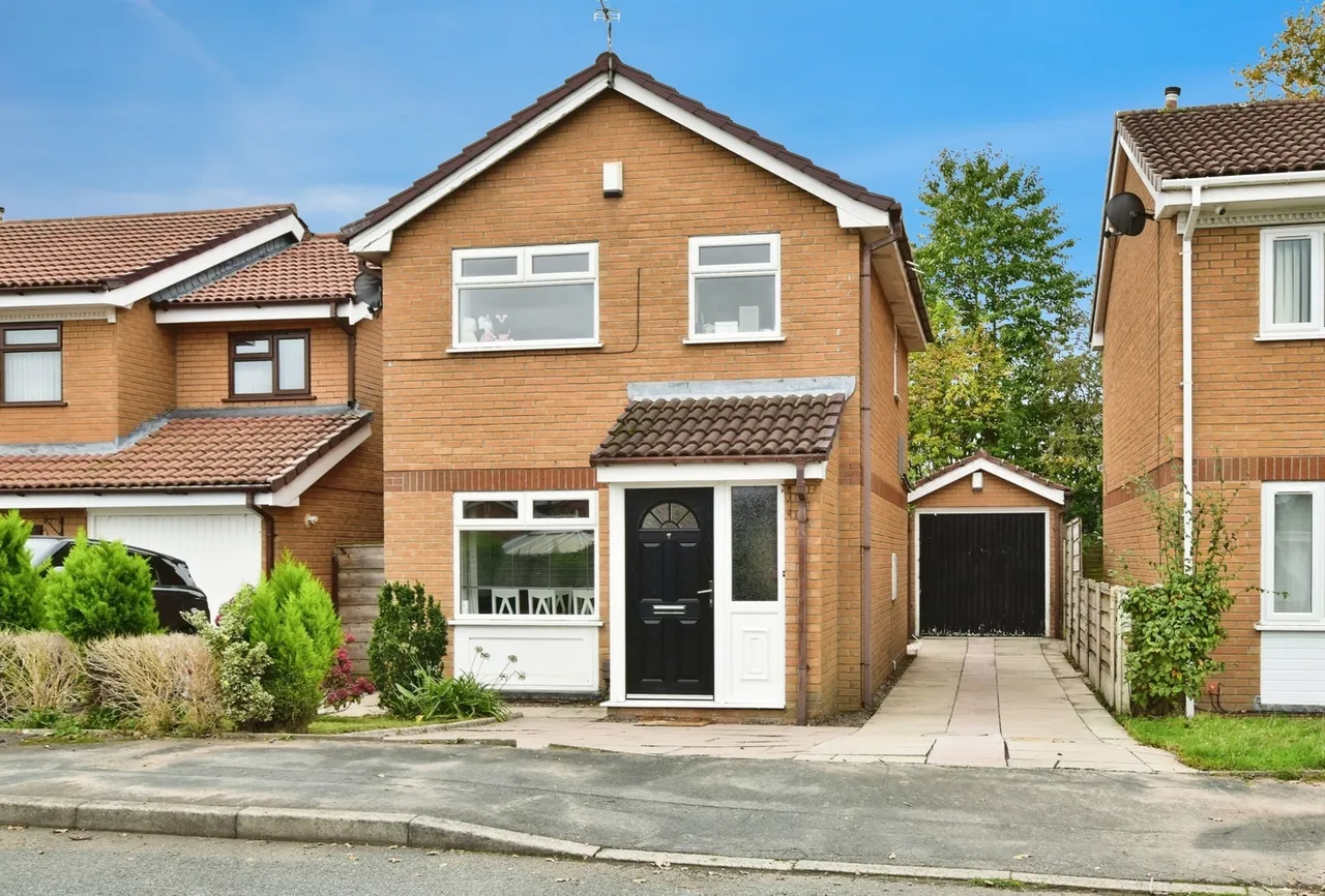 3 bed house for sale — Pochard Drive, Broadheath, Altrincham, WA14