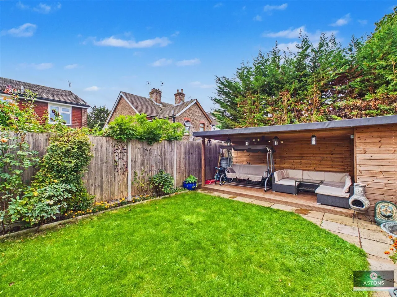 Cotswold Close, West Green, photo 16