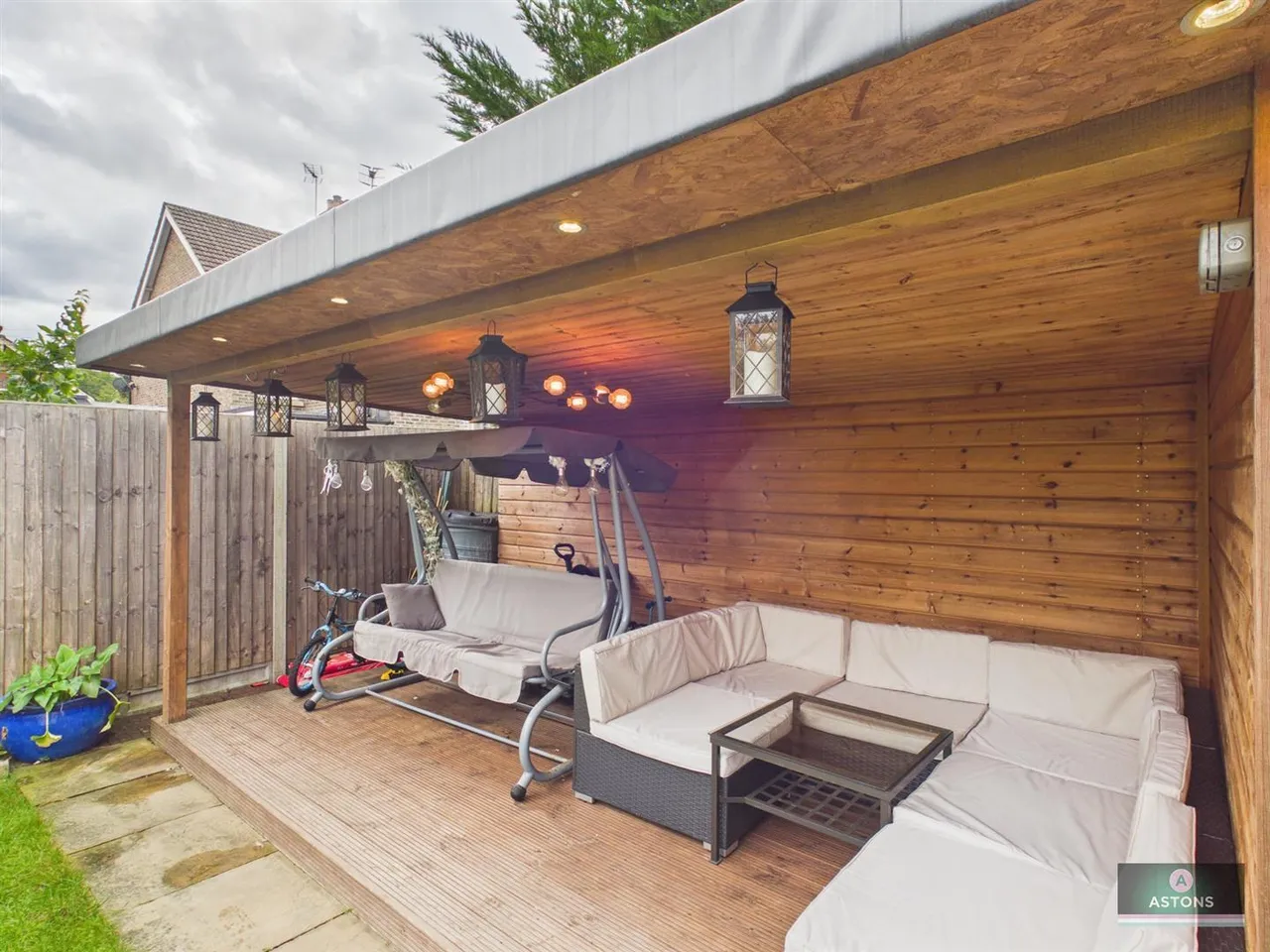 Cotswold Close, West Green, photo 18