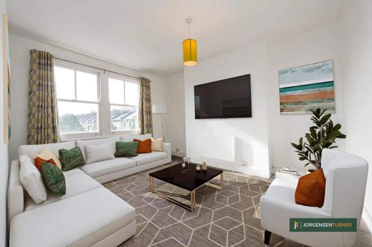 1 bed flat to rent — Goodwin Road, Shepherds Bush, W12
