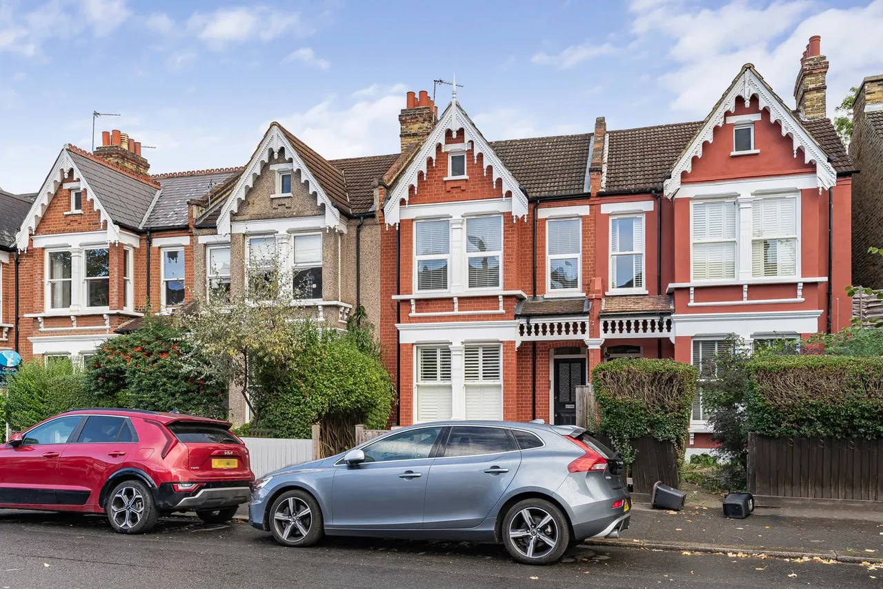 3 bed flat for sale, Clive Road, London, SE21