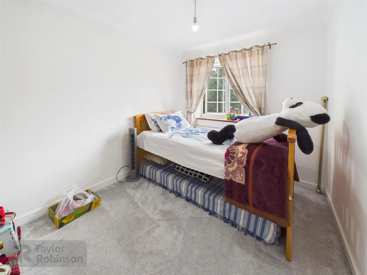 Prospect Place, West Green, RH11, photo 11