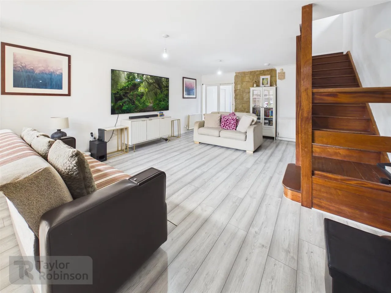 Prospect Place, West Green, RH11, photo 2