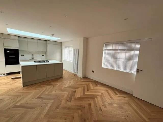 4 bed house to rent, Summers Lane, North Finchley, N12