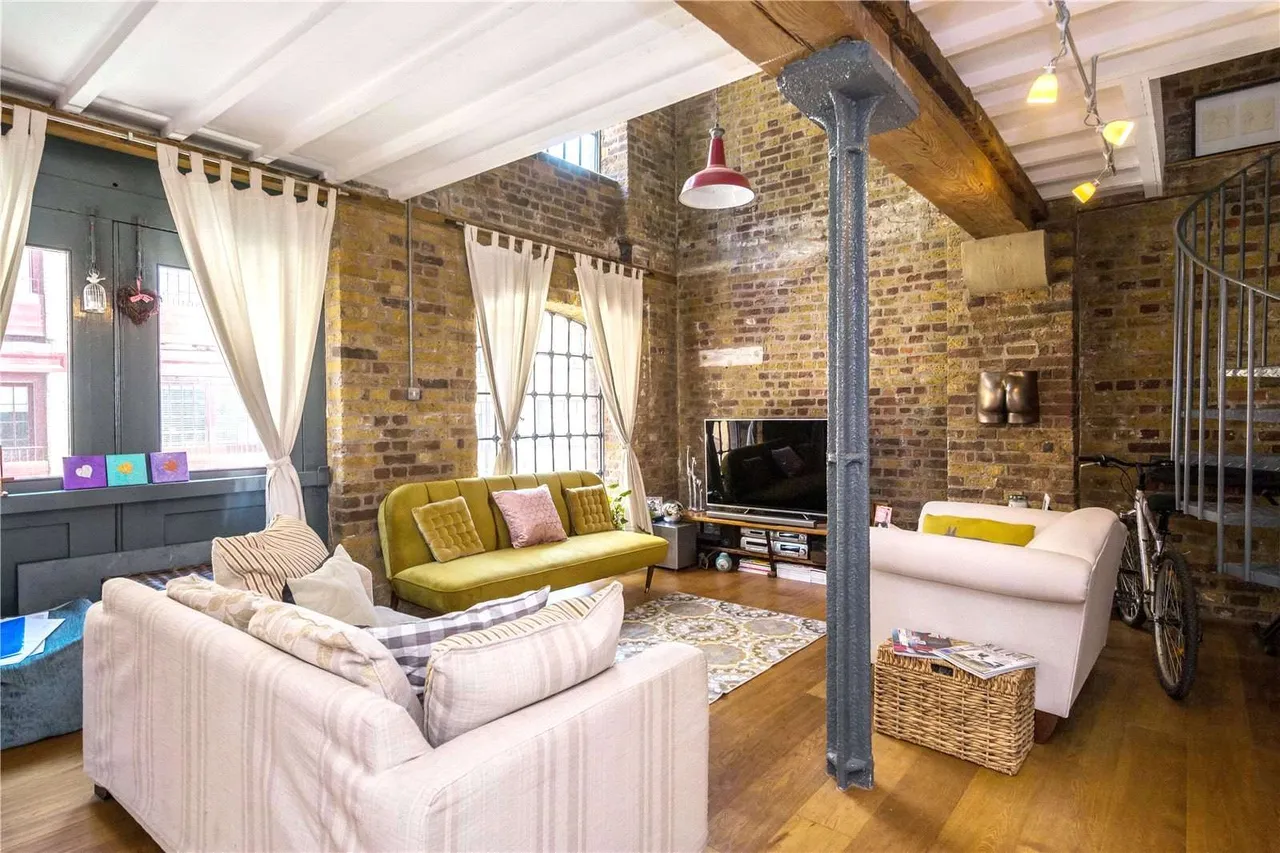 1 bed flat to rent — Execution Dock House, 80 Wapping High Street, London, E1W 2NE
