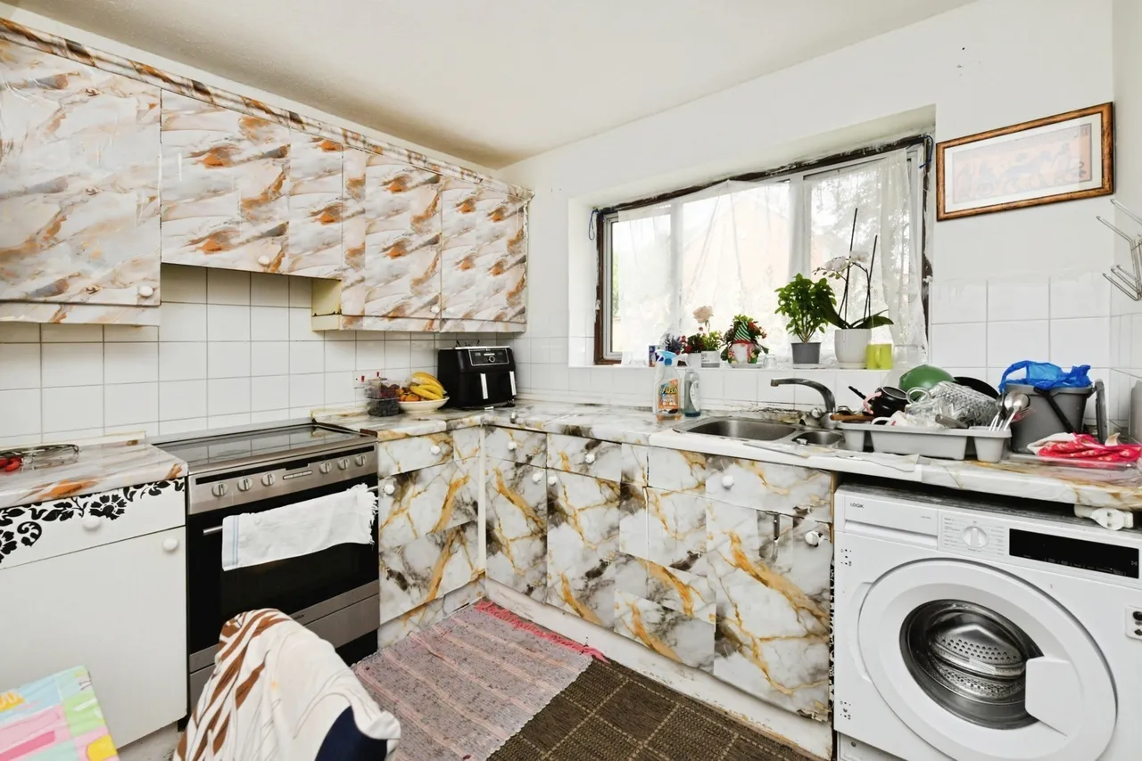 Methersgate, Basildon, Essex, SS14, photo 3