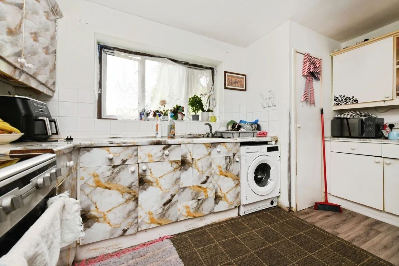Methersgate, Basildon, Essex, SS14, photo 10