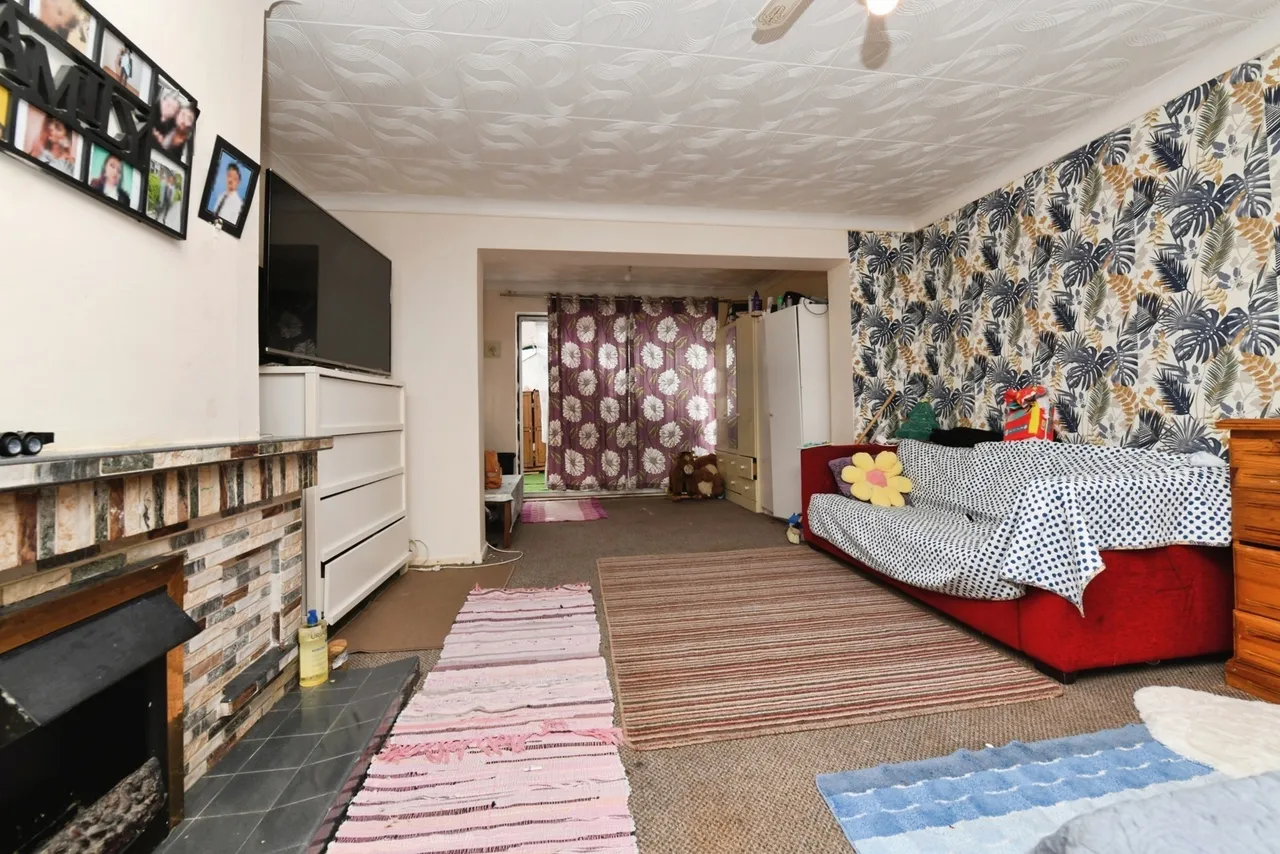 Methersgate, Basildon, Essex, SS14, photo 6