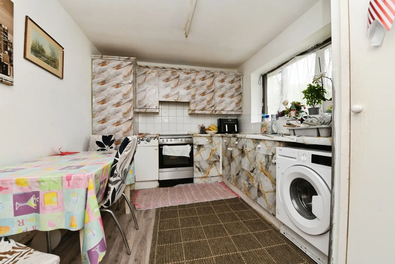Methersgate, Basildon, Essex, SS14, photo 9