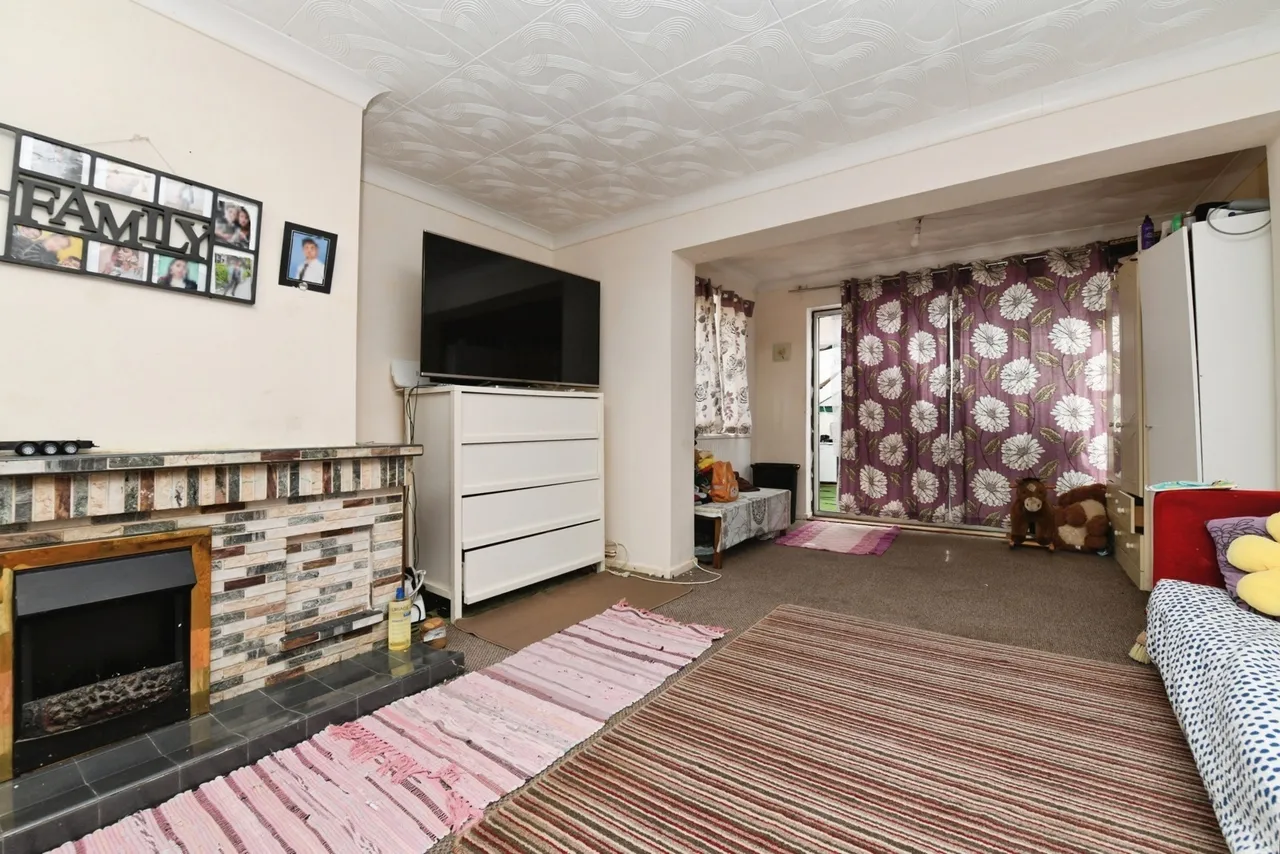Methersgate, Basildon, Essex, SS14, photo 2
