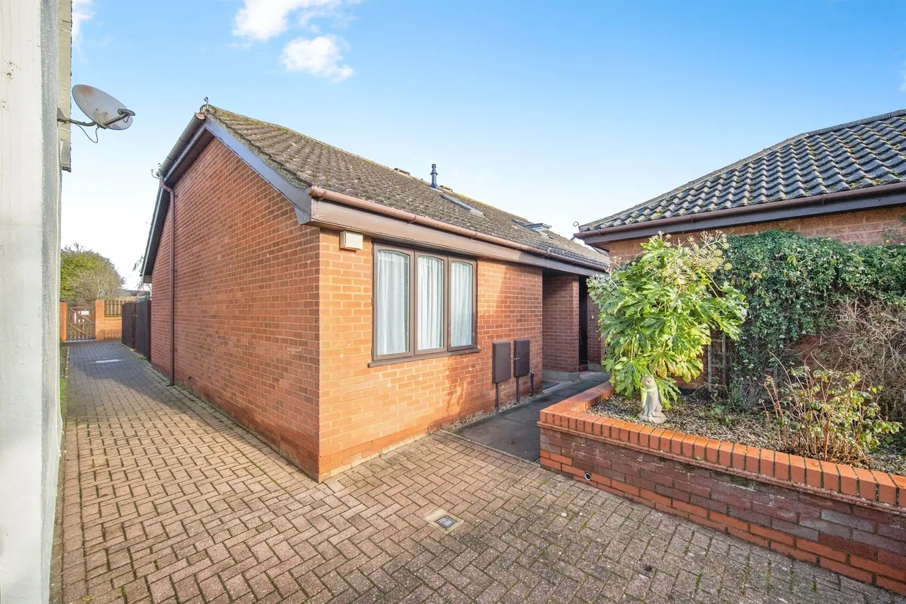 2 bed retirement property for sale — Alasdair Place, Claydon, Ipswich