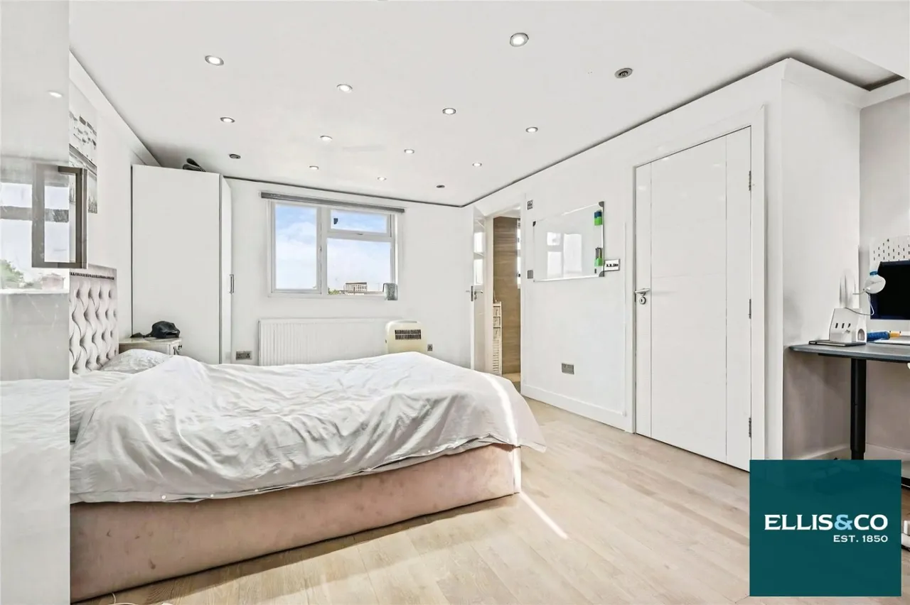 Cheviot Gardens, Cricklewood, NW2, photo 9